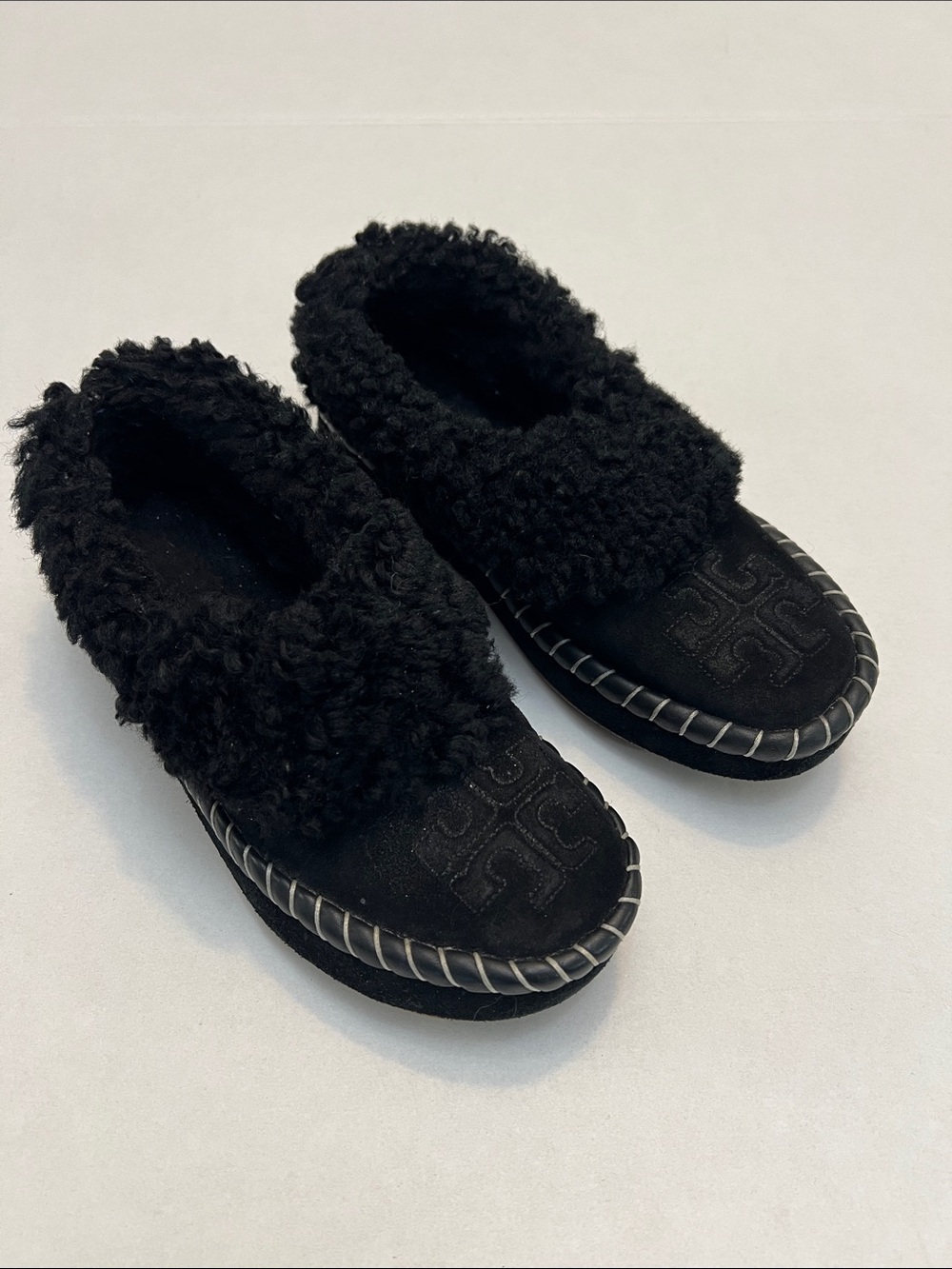 TORY BURCH GENUINE SLIPPERS-SHEARLING BLACK SIZE 7.5